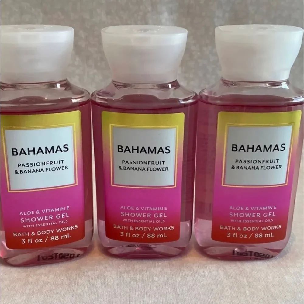 Bath and Body Works BAHAMAS Passionfruit & Banana Flowers TRAVEL Size.  Set of 3